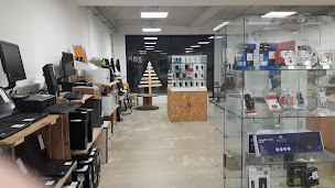 Photo n°4 de Ateliers du Bocage - Poitiers à Poitiers (Atelier de réparation de téléphones mobiles)