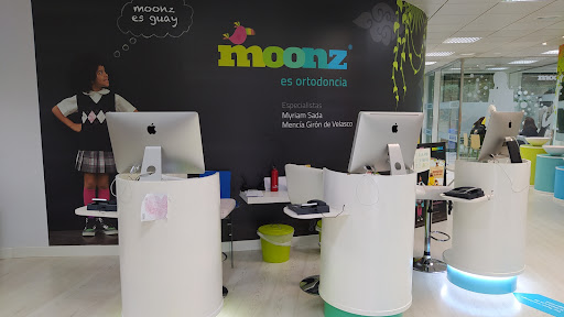 Moonz | Ortodoncia Aravaca