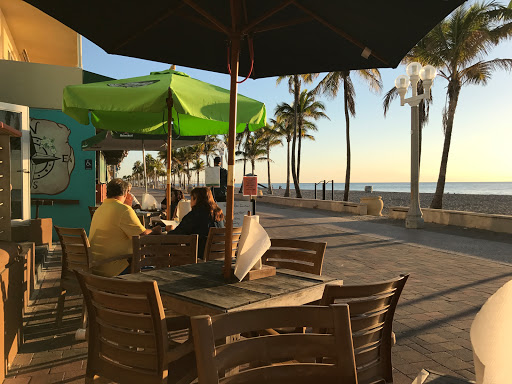 Logan's Beach Bar - Visual