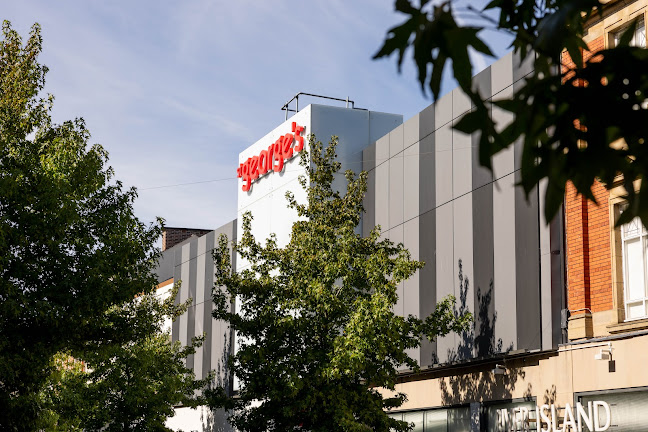 Comments and reviews of St George's Shopping Centre