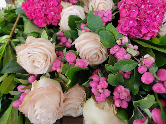 Pike Place Flowers by null