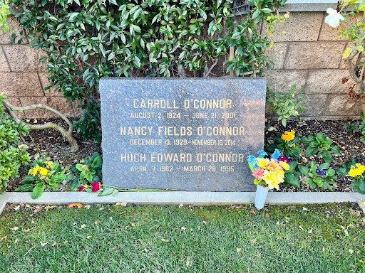 Grave of Carroll O'Connor - Thumbnail