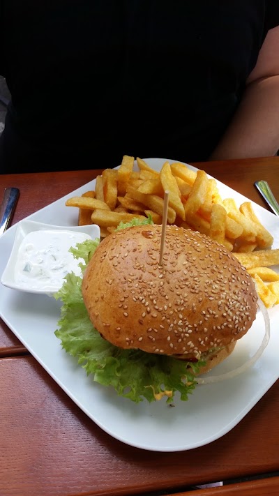 Photos of Burgercult + Currycult