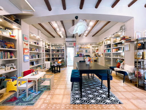 Luna and Leaf Bookshop