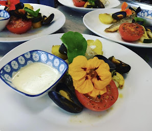 Photo n°4 de Traiteur le coq hardi à Tessy-Bocage (Restaurant)