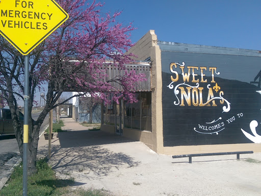 Sweet Nola's - Visual