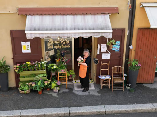 Fiori foglie e fantasia di Anna Rita