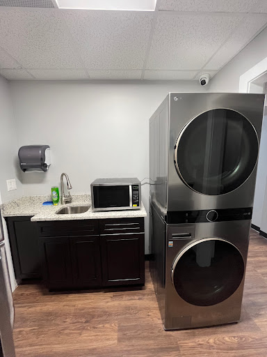 PEARL SALON SUITES- RIVERDALE - Thumbnail