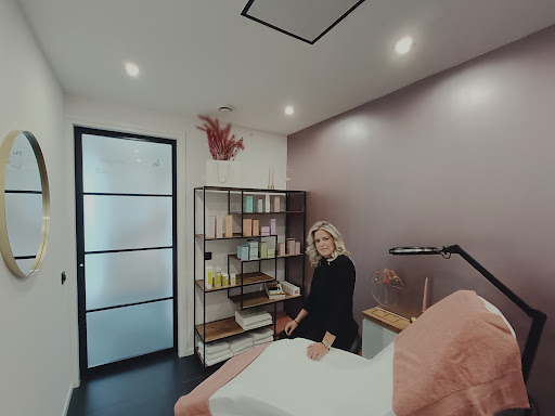 Beauty Lounge by Judith
