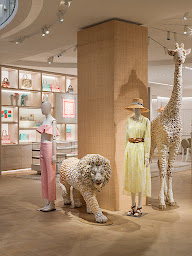 Photo n°86 de Dior à Paris (Magasin de vêtements pour femmes)