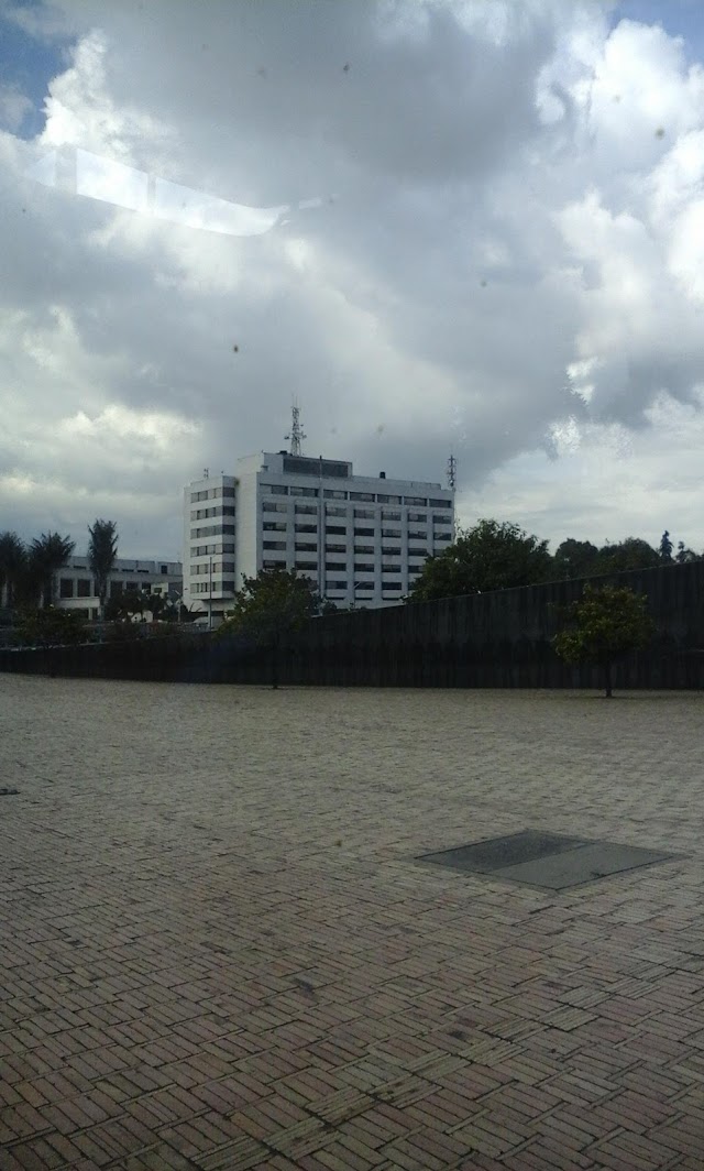 Monumento a los Heroes Caidos en Acción FF.AA.
