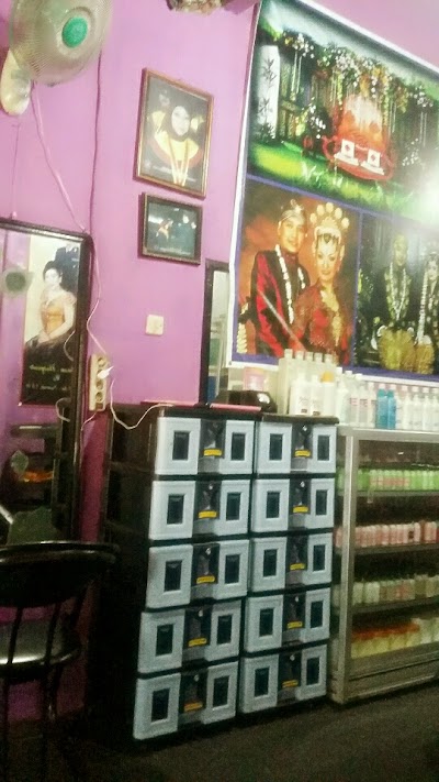 Photos of Anik Salon & Rias Pengantin 1