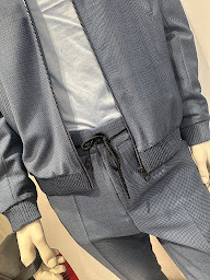 Photo n°19 de 5ème Avenue : EMPORIO ARMANI / HUGO / STRELLSON à Lyon (Boutique d'articles de mariage)