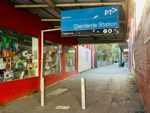 Glenferrie Station/Glenferrie Rd