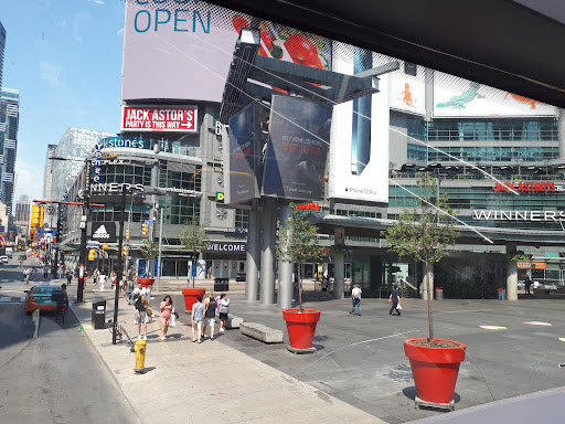 Dundas Station - Thumbnail