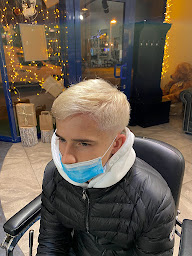 Photo n°5 de Backstage Coiffure & Barber à Saint-Chinian (Barbier)