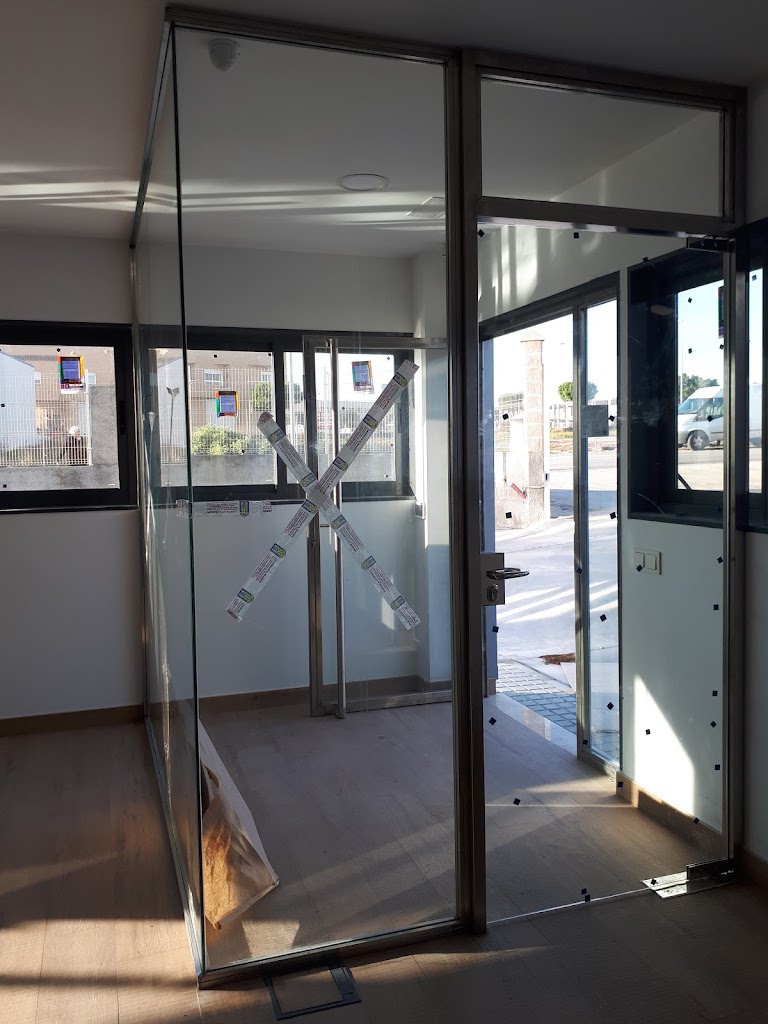 Imagen de CRISTALERIA Y PERSIANAS CASTILLO MARIN S.L ROQUETAS DE MAR