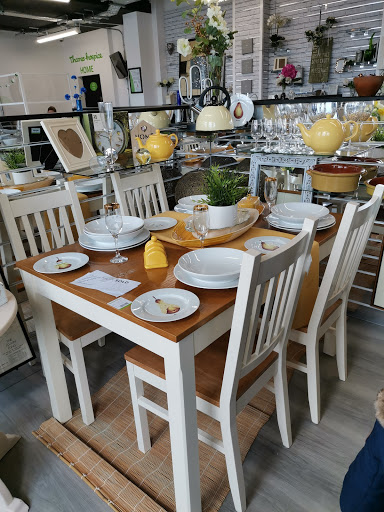 Thames Hospice Home Store Gallery - United Kingdom