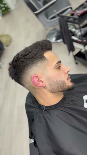 Street Barber Men’s Salon Horário de abertura