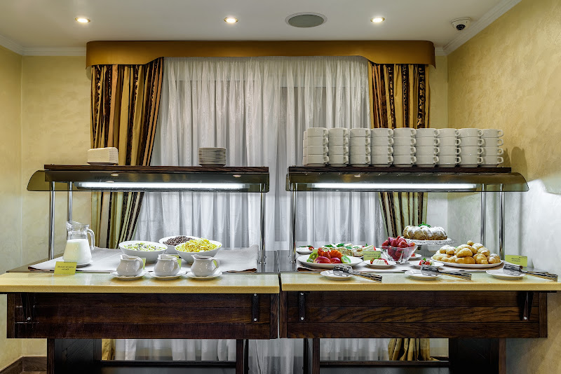 Навколо Львова