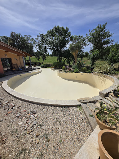 Photo de Rénovation, création piscines polyester Var, ADC-polyester à Cabasse (83340)