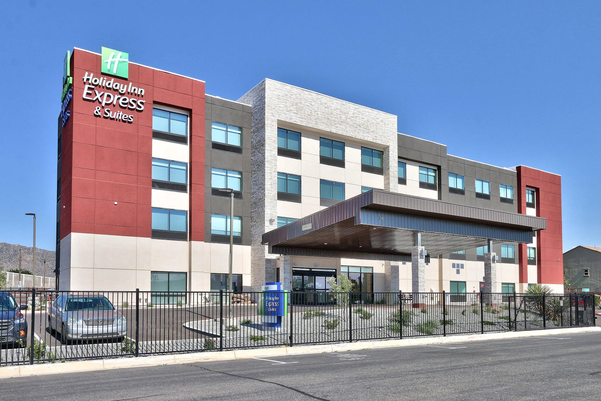 Holiday Inn Express & Suites Albuquerque East by IHG