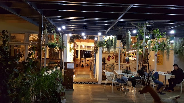 Lemon and Olives Greek Taverna