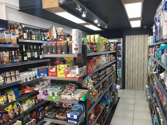 The Hood Mini Market - Αθήνα