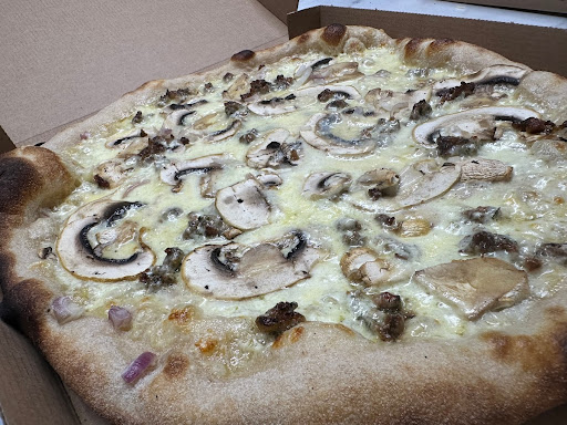 Photo 5 - Locales Pizz