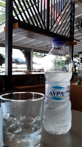 Opinii despre Marine Cafe Bar Restaurant în Καβάλα - Καφετέρια