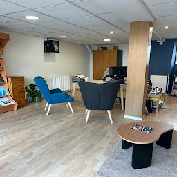 Photo n°3 de MONDESCALE - LAMORLAYE à Lamorlaye (Agence de vente de billets de train)