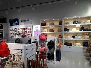 Photo n°2 de Delsey Outlet à Coquelles (Magasin de maroquinerie)