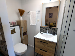 Photo n°5 de Chambre d'Hôtes L'Antre d'Eux à Mont-l'Étroit (Location d'appartement de vacances)