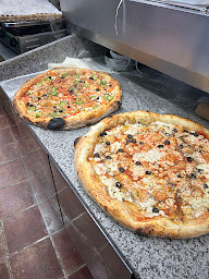 Photo n°26 de Pizza Jumin - Poulet Rôtisserie Salades à Paris (Restaurant italien)