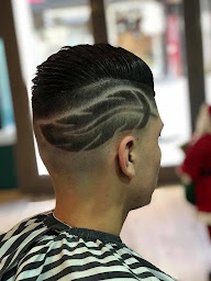 Photo n°29 de AMIN FRESH BARBER - Annonay - Coiffeur & Barbier à Annonay (Magasin d'articles de coiffure pour hommes)