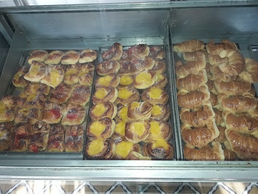 Panadería La Tentación, Author: Isabel Cáceres