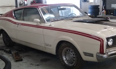 Photos of Cale Yarborough Honda