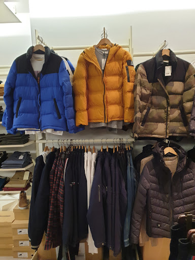 Back Store - Visual