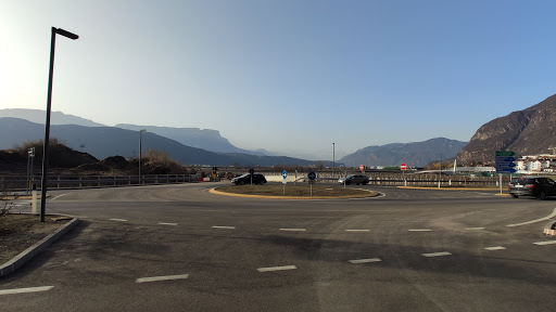 Roundabout south of Pineta - Thumbnail