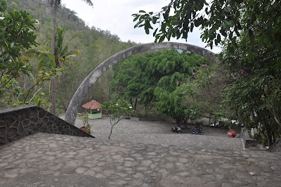Photos of Makam Seniman Girisapto