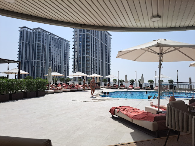 https://www.rotana.com/rotanahotelandresorts/unitedarabemirates/dubai/towersrotana?utm_source=google&utm_medium=local&utm_campaign=glocal-tower