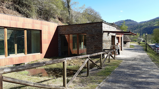 Centro de Interpretación Palloza de Ibias - Thumbnail