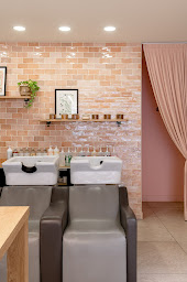 Photo n°7 de Éponyme - Caudéran à Bordeaux (Salon de coiffure)