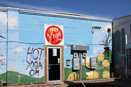 Hot Yoga Om - Thumbnail