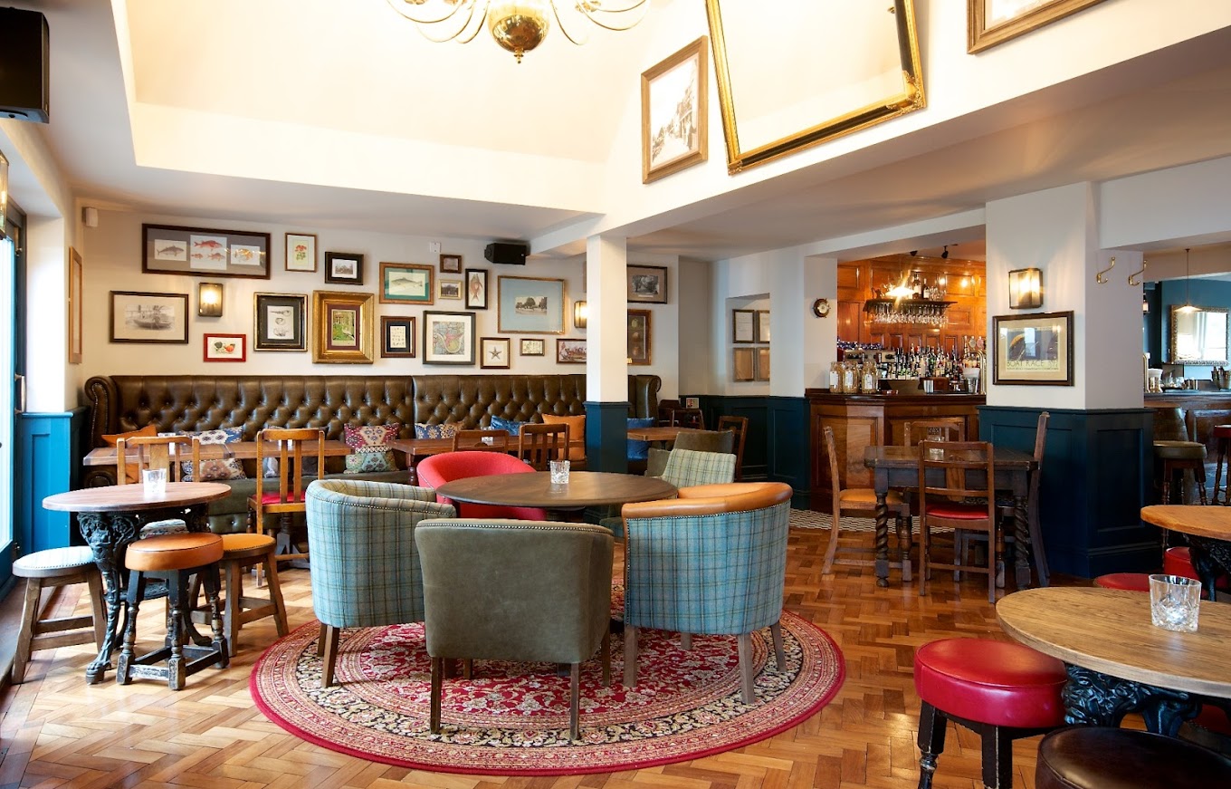 Looking for a great night out in Chiswick? Check out our list of the best pubs in the area, featuring delicious food, a great atmosphere, and plenty of drinks to choose from. Whether you're a local or just passing through, these pubs are sure to impress. #Londonpubs #chiswick Things To Do In Chiswick | Best Pubs In London | Best Pubs In Chiswich | London Pubs | Things To Do In London | Best Sunday Roast | Best Pub Lunch In London | Best Pub Food | #foodie London Food Guide