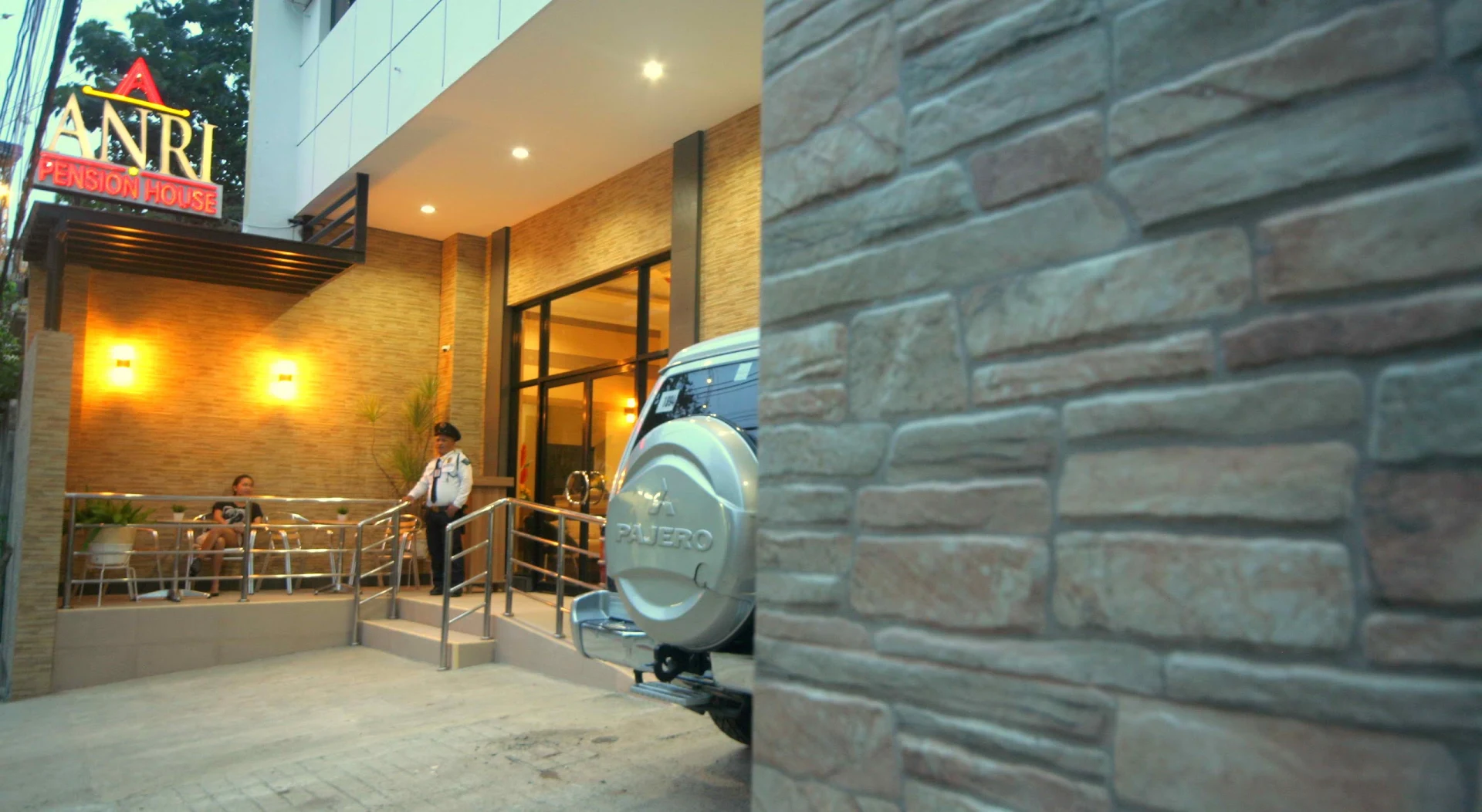 Anri Pension House