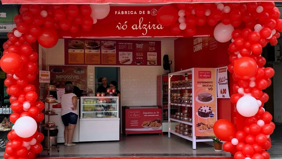 Fábrica de Bolo Vó Alzira lança novo layout para suas lojas