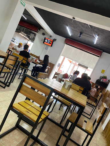 Cruderia Los Agaves y Magic Drinks