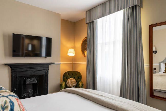 The Drayton Court Hotel, Ealing - London