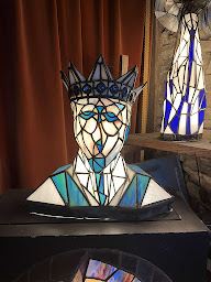 Photo n°2 de Galerie d'art Galgoczi Robert à Pontorson (Atelier de vitraux)